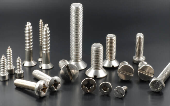 ネジや小物部品の写真